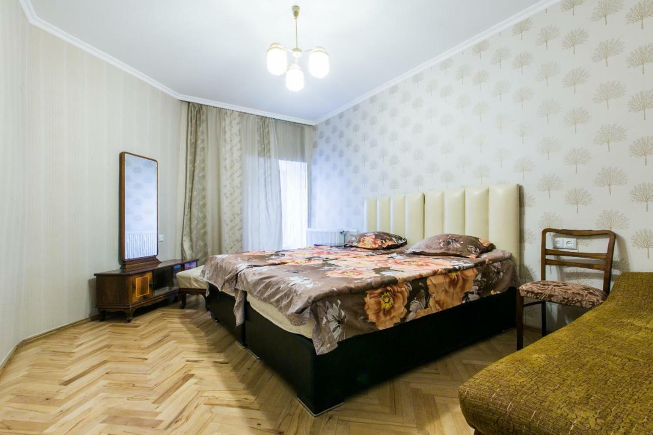 Garry Apartment Tbilisi Bagian luar foto